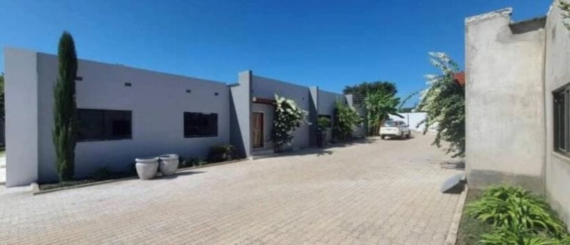 spacious-2-bedroom-flats-for-rent-in-roma-big-0