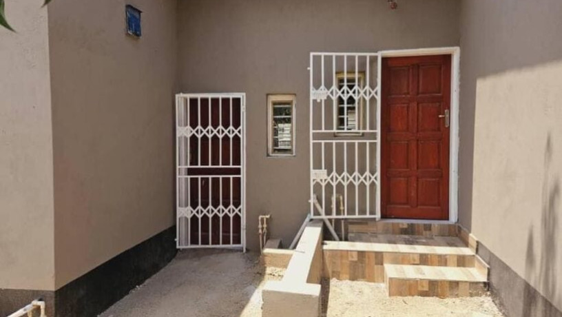 2-bedroom-flat-for-rent-in-chilanga-big-3