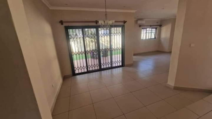 3-bedroom-house-for-rent-in-avondale-big-0