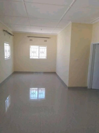 2-bedroom-flat-for-rent-in-chalala-big-3