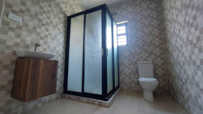 2-bedroom-flat-for-rent-in-chalala-big-5