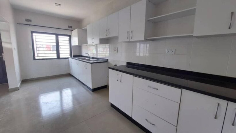 2-bedroom-flat-for-rent-in-chalala-big-4