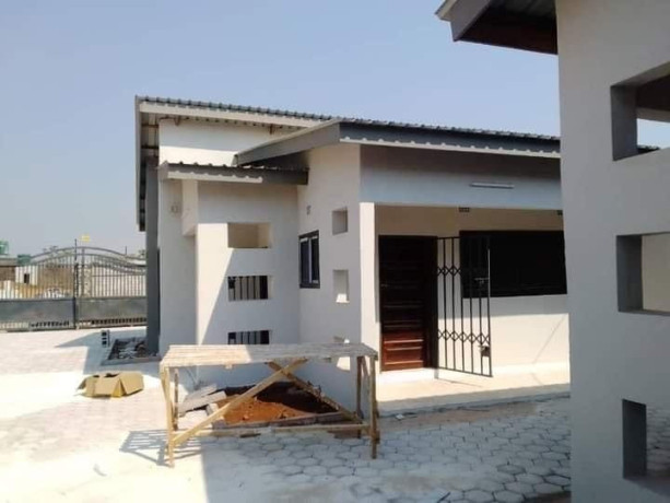 2-bedroom-flat-for-rent-in-chalala-big-2
