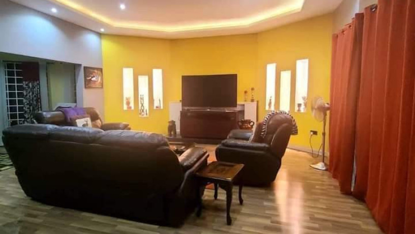 4-bedroom-house-for-sale-in-roma-big-3