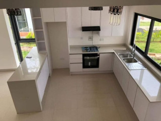 3 Bedroom Flat For Rent in Ibex Hill