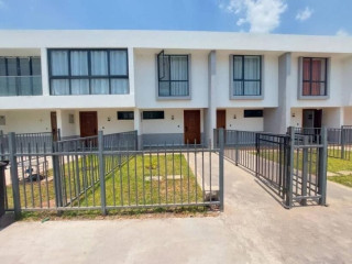 2 Bedroom Flat For Rent in Ibex Hill