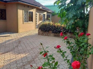 2 Bedroom House For Rent In Meanwood Mutumbi