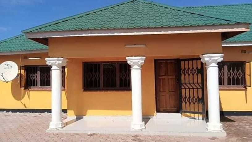 3-bedroom-flat-for-rent-in-chalala-big-1