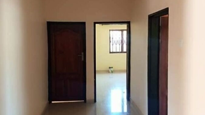 3-bedroom-flat-for-rent-in-chalala-big-5