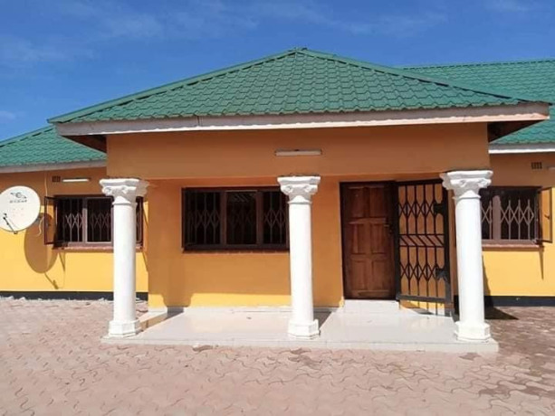 3-bedroom-flat-for-rent-in-chalala-big-1