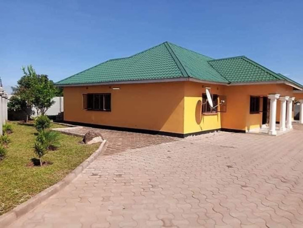 3-bedroom-flat-for-rent-in-chalala-big-0
