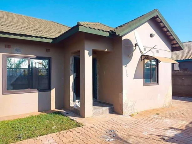 3-bedroom-flat-for-rent-in-chalala-big-2