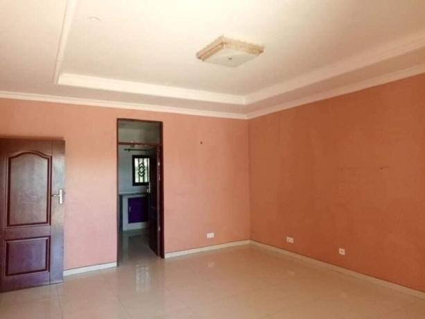 3-bedroom-flat-for-rent-in-chalala-big-5
