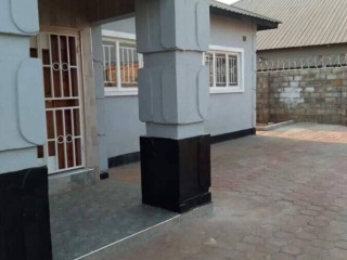3-bedroom-flat-for-rent-in-chalala