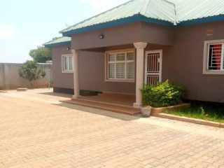 2-bedroom-flat-for-rent-in-chalala