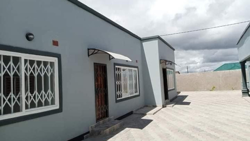 2-bedroom-flat-for-rent-in-chalala-big-3