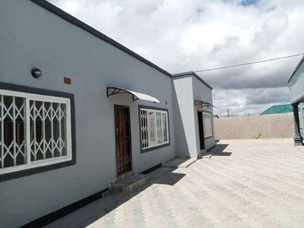 2-bedroom-flat-for-rent-in-chalala-big-3