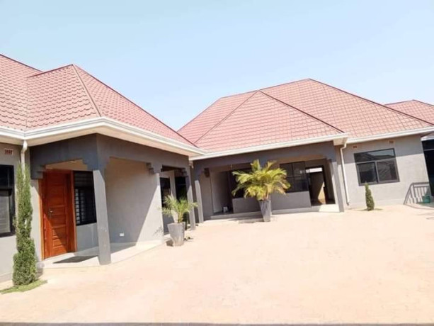 2-bedroom-house-for-rent-in-chalala-big-2