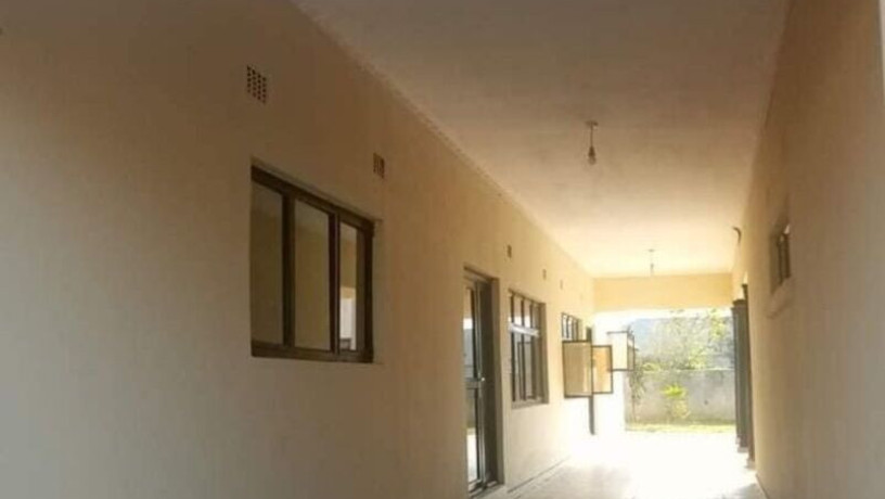 2-bedroom-flat-for-rent-in-chalala-big-2