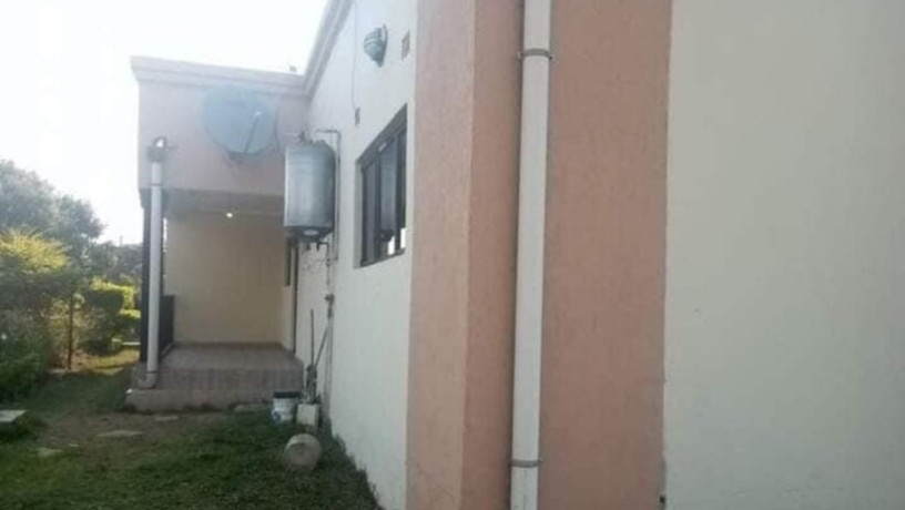 2-bedroom-flat-for-rent-in-chalala-big-4