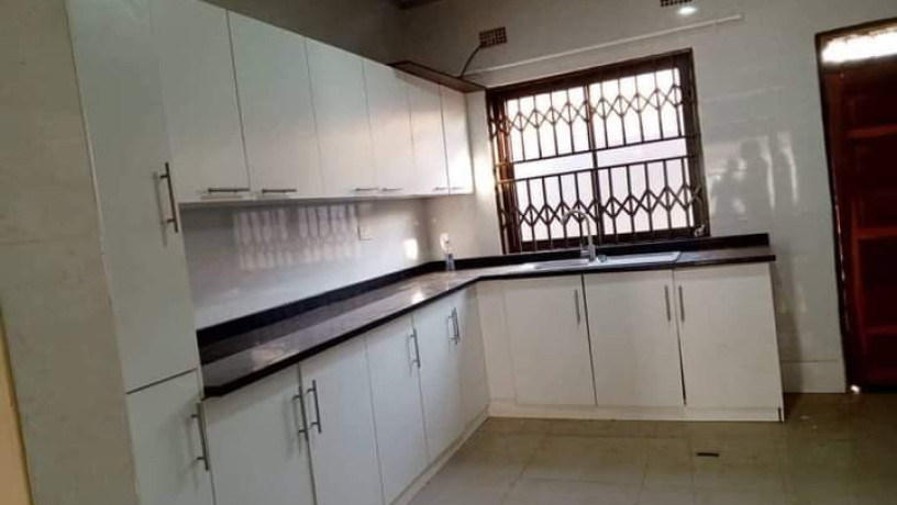 2-bedroom-flat-for-rent-in-chalala-big-5