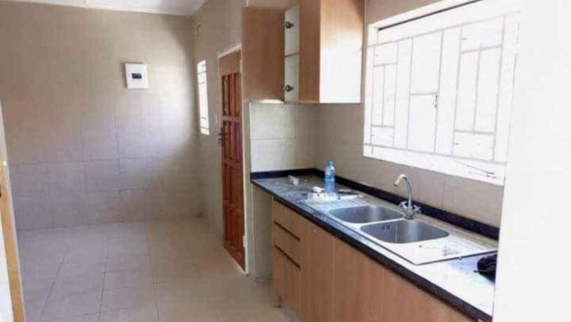 3-bedroom-flat-for-rent-in-chalala-big-4