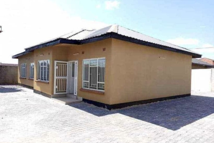 3-bedroom-flat-for-rent-in-chalala-big-0
