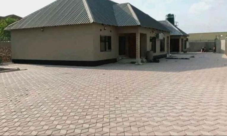 2-bedroom-flat-for-rent-in-chalala-big-1