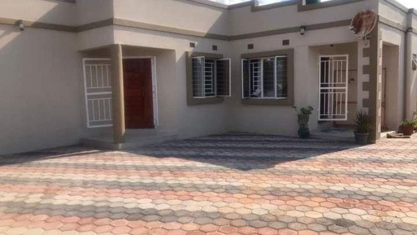 1-bedroom-flat-for-rent-in-meanwood-ndeke-big-0