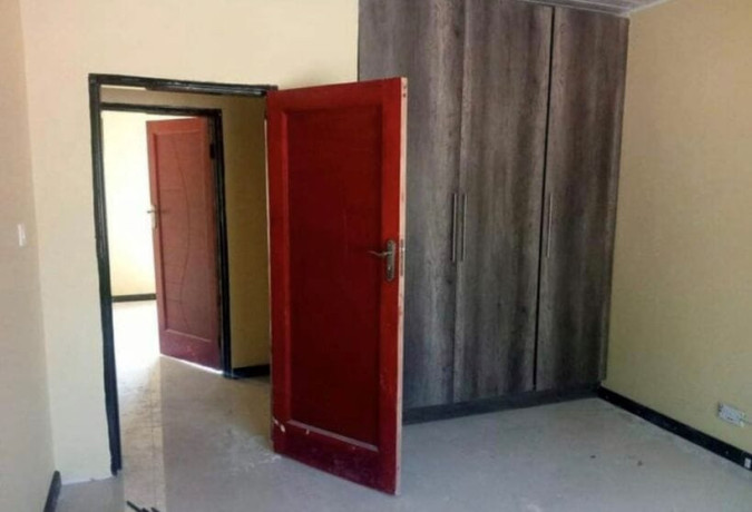 2-bedroom-flat-for-rent-in-chalala-big-4