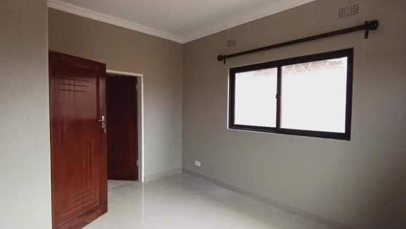 2-bedroom-flat-for-rent-in-chalala-big-3