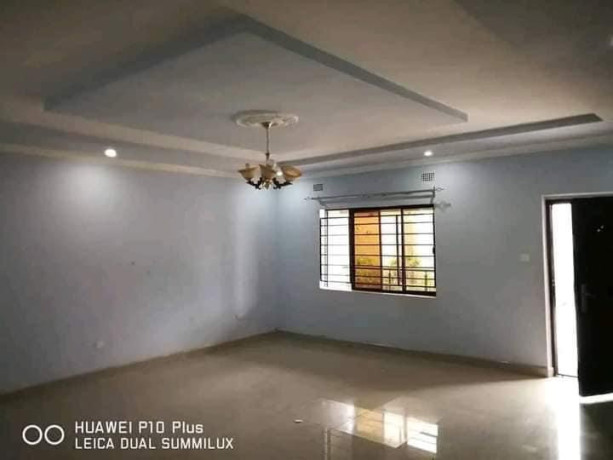 2-bedroom-flat-for-rent-in-kabulonga-big-2