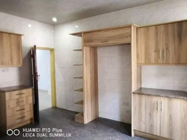 2-bedroom-flat-for-rent-in-kabulonga-big-5