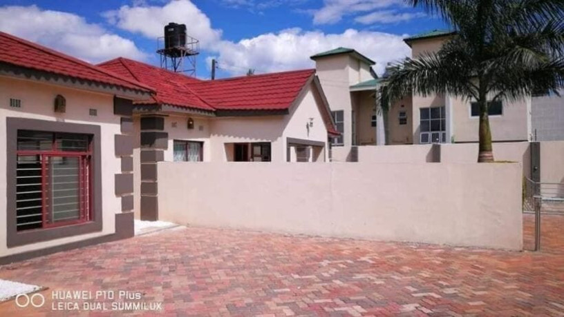 3-bedroom-flat-for-rent-in-kabulonga-big-0