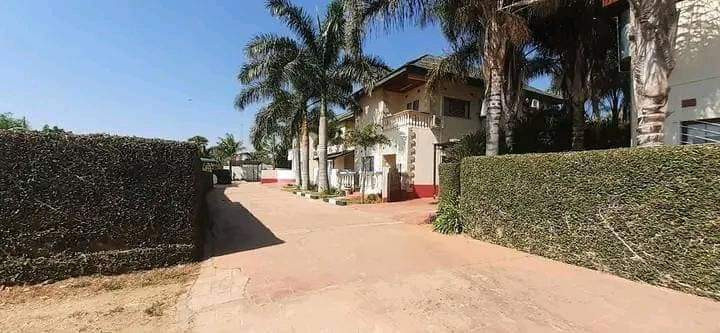 4-bedroom-apartment-for-rent-in-kabulonga-big-7