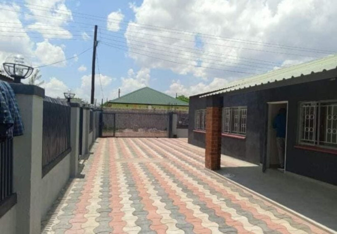 2-bedroom-house-for-rent-in-lilayi-big-4