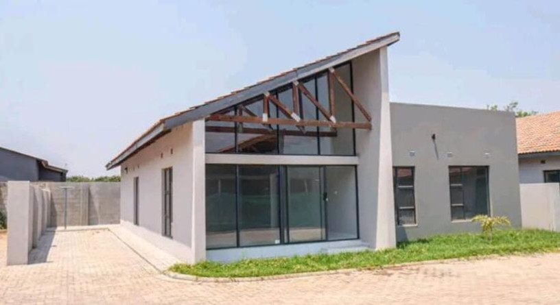 3-bedroom-house-for-rent-in-lilayi-big-0