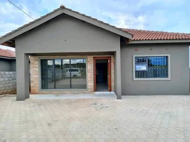 2-bedroom-flat-for-sale-in-lilayi-estate-big-6