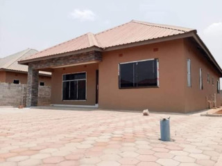 Beautiful 3 Bedroom House For Sale in Lilayi