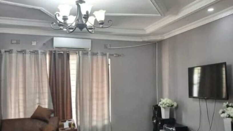 3-bedroom-flat-for-rent-in-lilayi-big-5