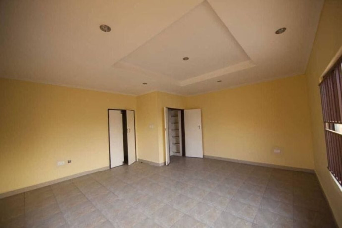 3-bedroom-flat-for-rent-in-makeni-big-5