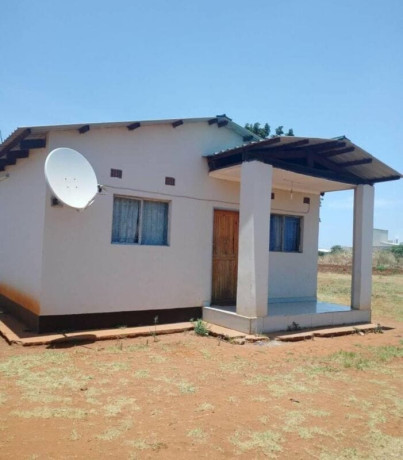 2-bedroom-flat-for-rent-in-makeni-big-3