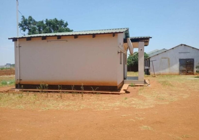 2-bedroom-flat-for-rent-in-makeni-big-2