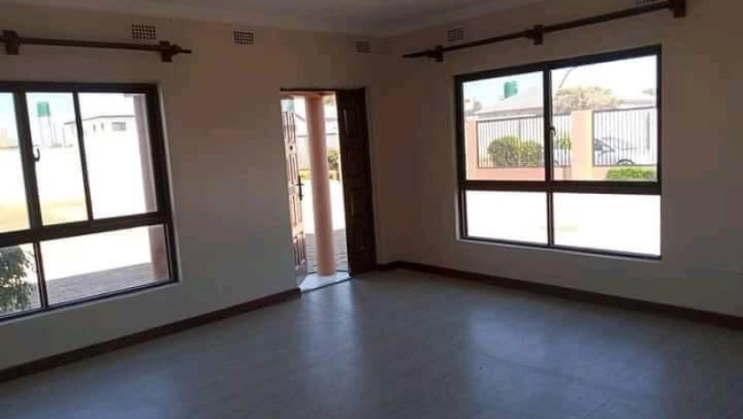 2-bedroom-flat-for-rent-in-chalala-big-2