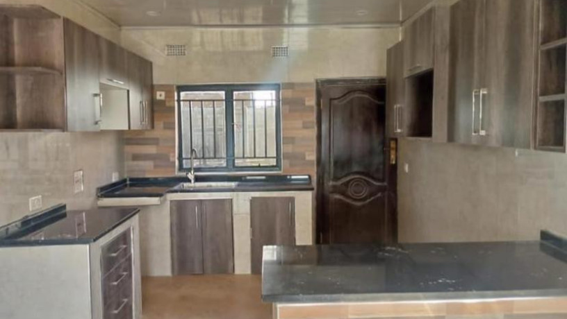 3-bedroom-flat-for-rent-in-makeni-big-2