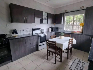 3 Bedroom Apartment For Rent In Makeni