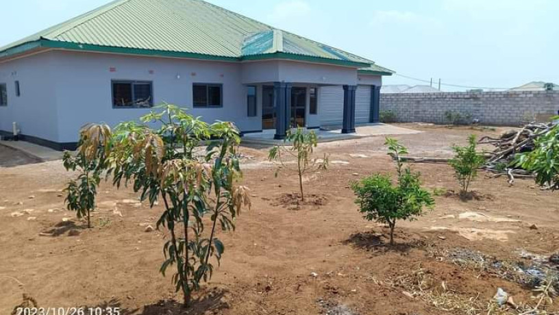 5-bedroom-house-for-sale-in-new-kasama-big-2