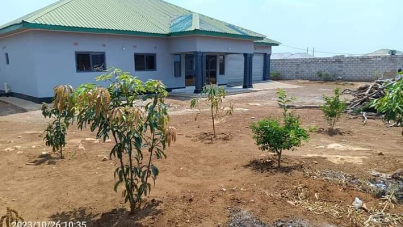 5-bedroom-house-for-sale-in-new-kasama-big-0