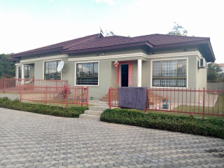 2-bedroom-furnished-flat-for-rent-in-roma-park