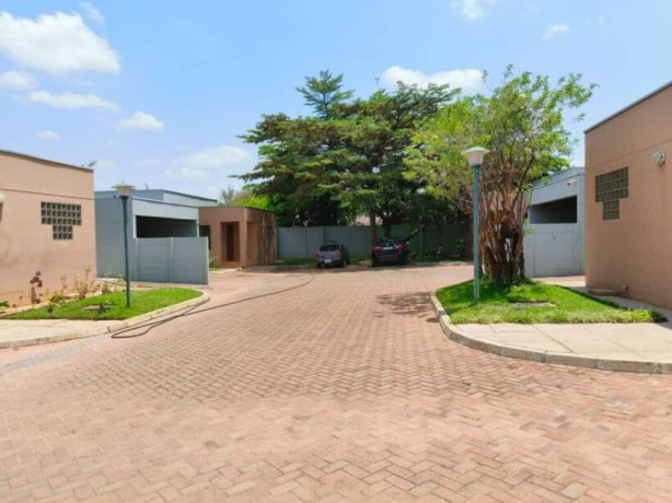 modern-3-bedroom-apartment-for-rent-in-longacres-big-1